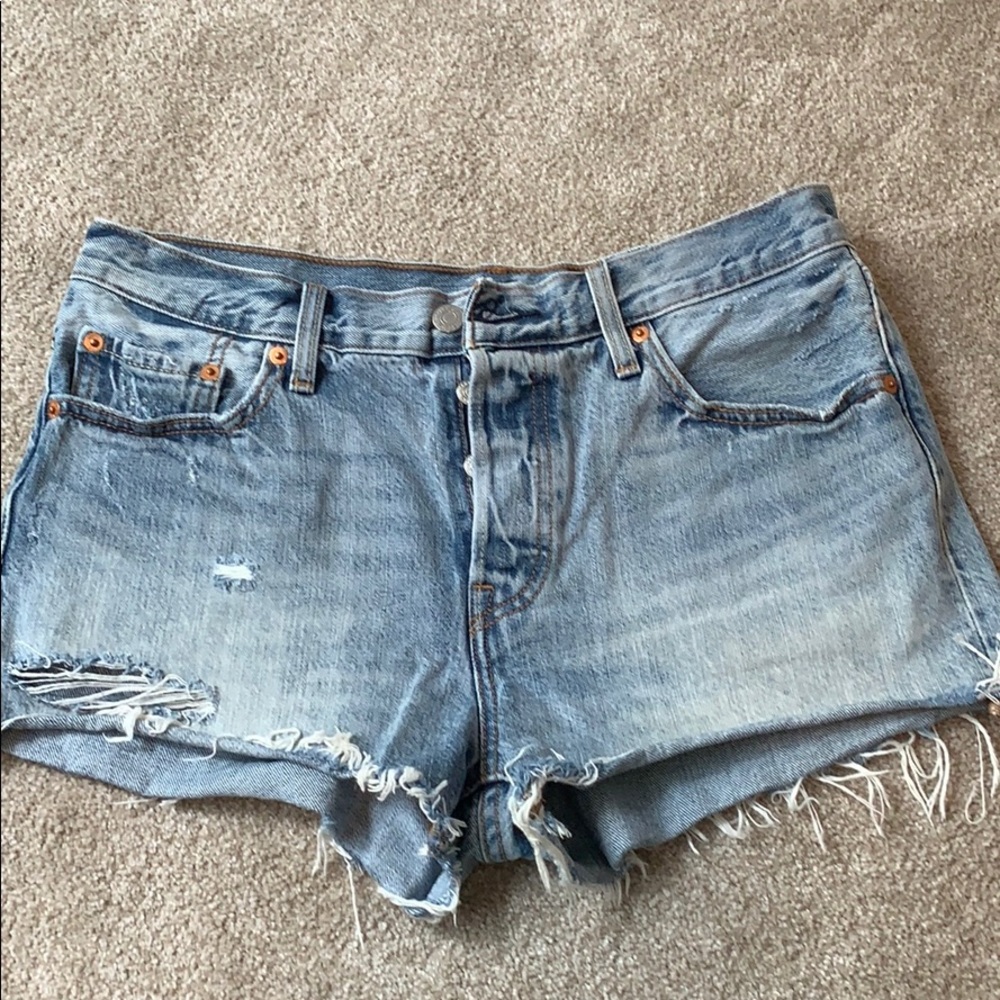 Levi’s 501 cutoff denim shorts